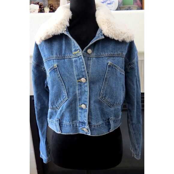 Highway Jeans Jackets & Blazers - Highway Women's Cropped Denim Trucker Jacket Faux Fur Collar M EUC